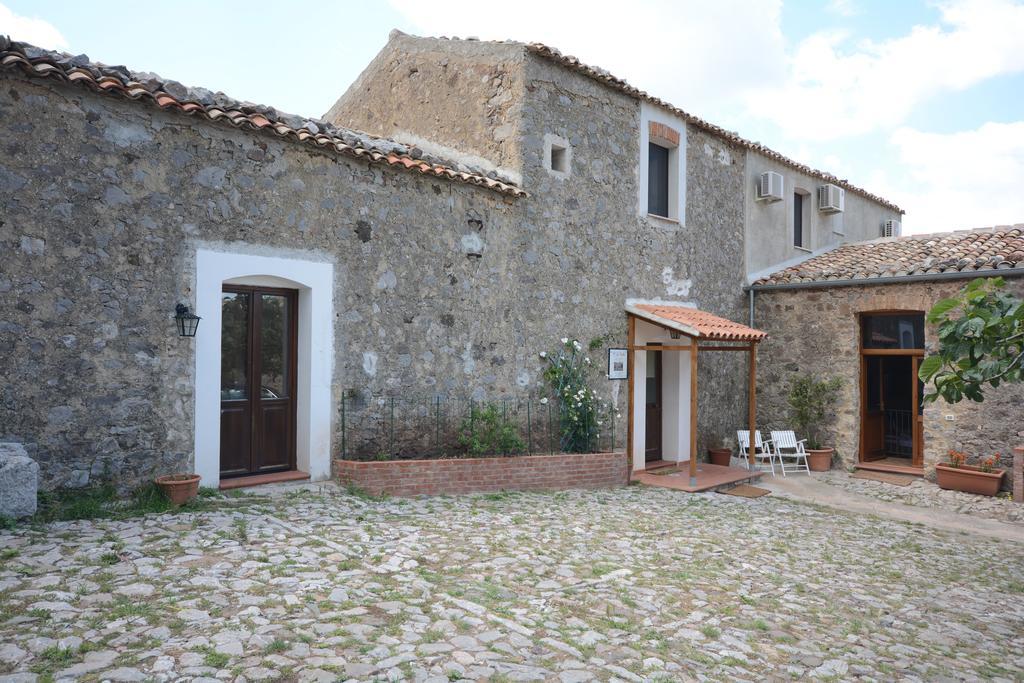 Bed and Breakfast La Ferula Scillato  Екстер'єр фото