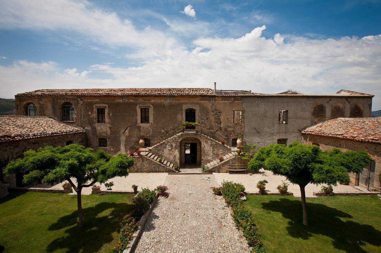 Bed and Breakfast La Ferula Scillato  Екстер'єр фото