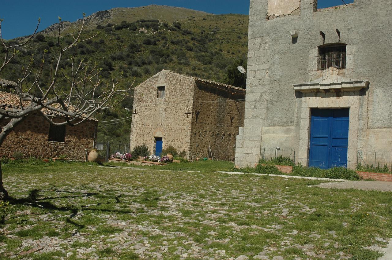 Bed and Breakfast La Ferula Scillato  Екстер'єр фото