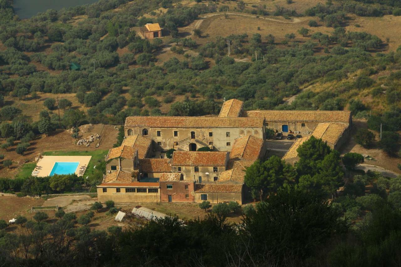 Bed and Breakfast La Ferula Scillato  Екстер'єр фото